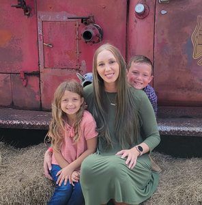 Meet your Posher, Danielle